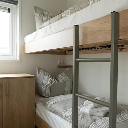 Bis Sechs Personen Ohne Hund * Norden